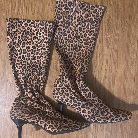 Leopard print size 10 Rampage women’s boots - Picture 2 of 5